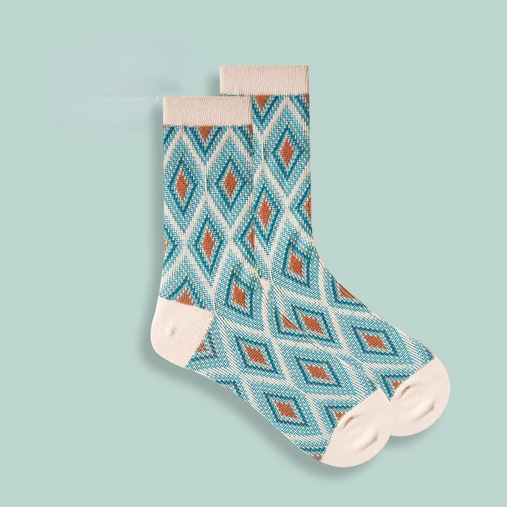 Autumn and Winter New Socks Retro Socks - Image 3