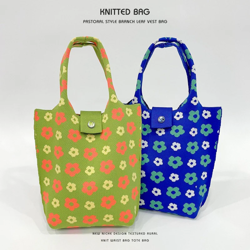Flower knitted shoulder bag - Image 3