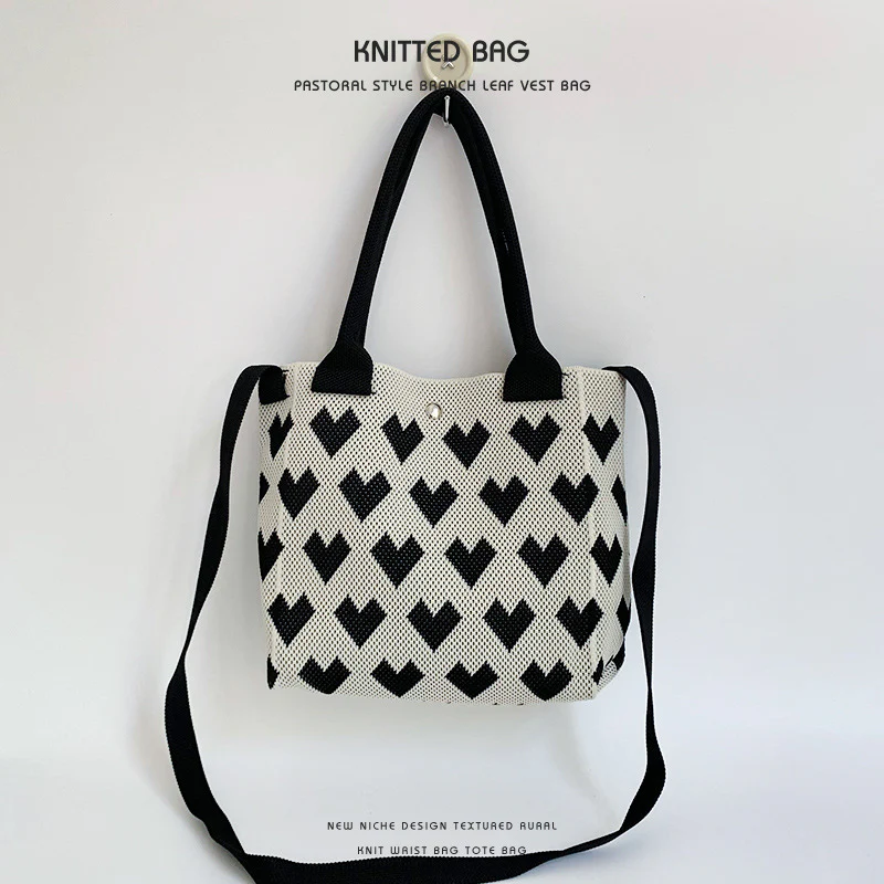 Heart striped knitted handbag - Image 7