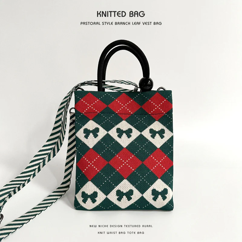 Luxurious patterned shoulder and crossbody knitted bag - Image 12