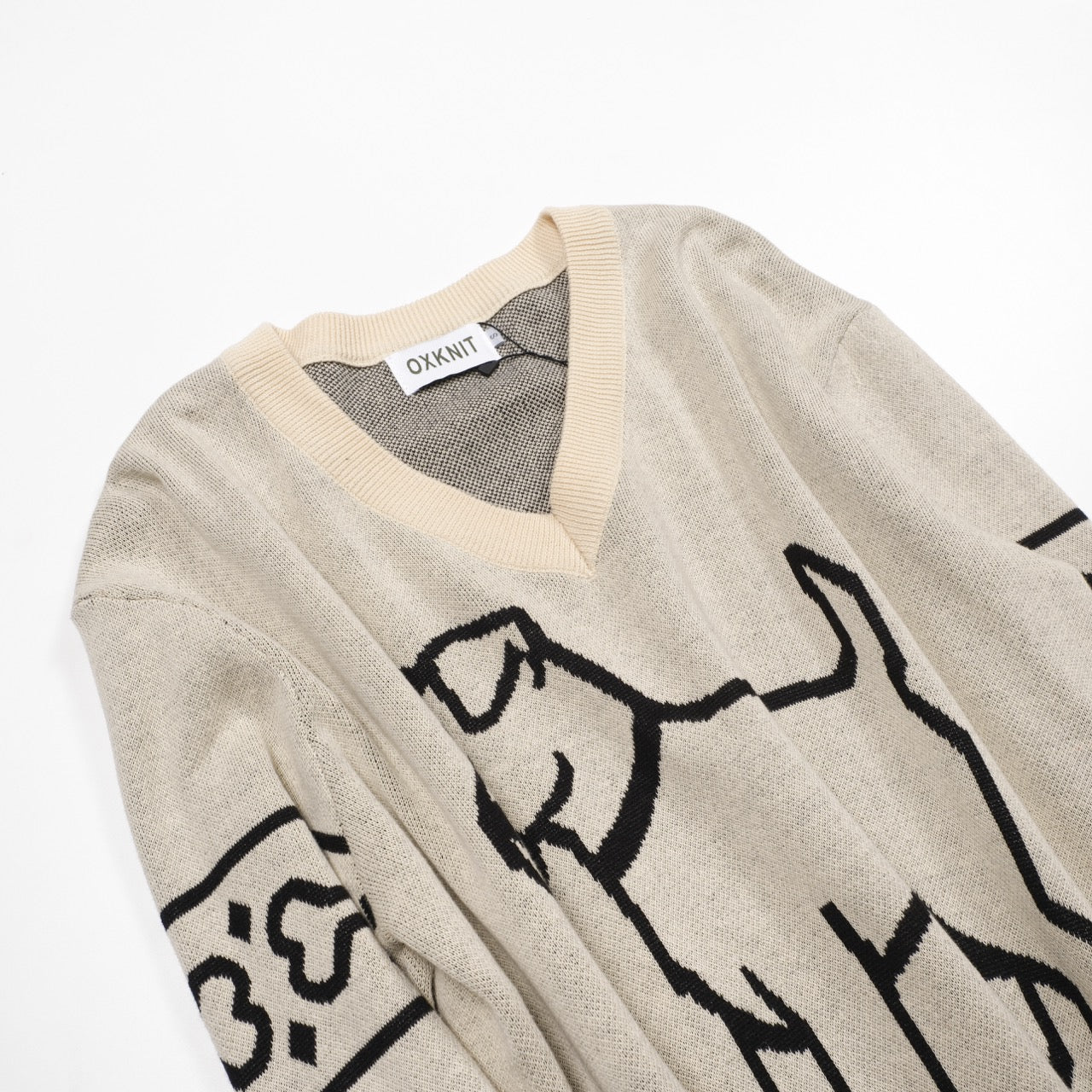Men's apricot puppy design jacquard V-neck knitwear - Image 10