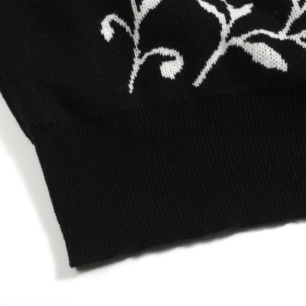 Men's black animal jacquard vintage knit look cardigan - Image 7