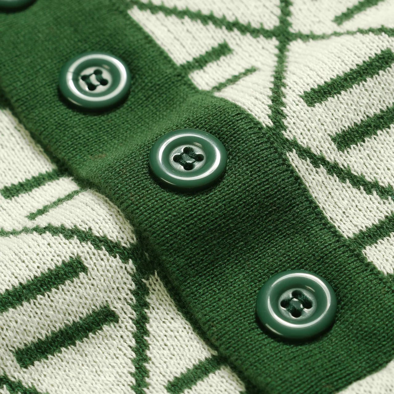 Men's green vintage graphic embroidered V-neck polo shirt - Image 5