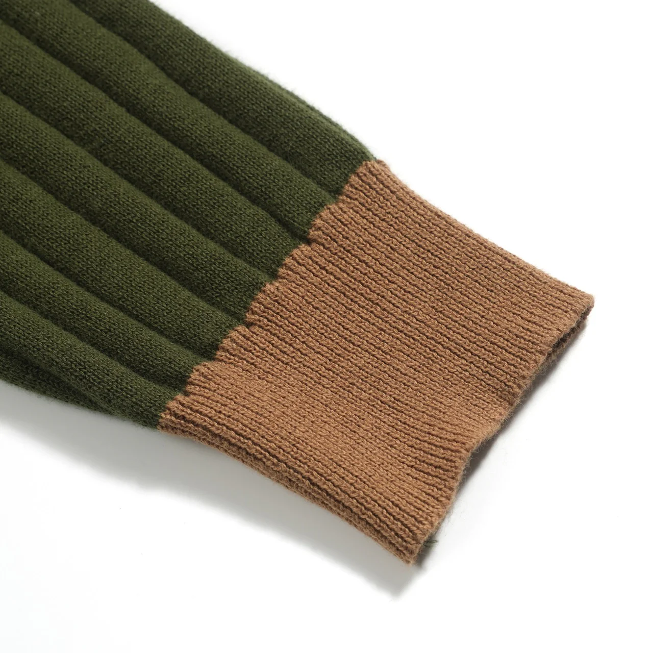 Men's green vintage pothole knit V-neck polo shirt - Image 6