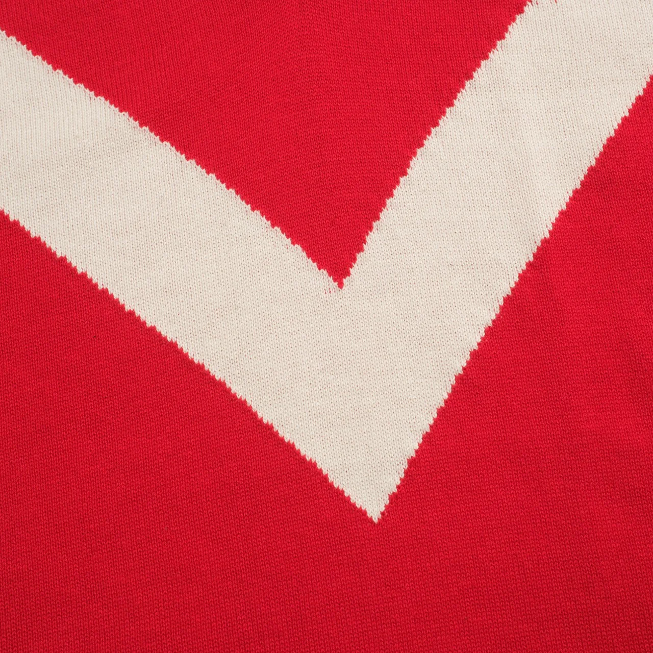 Men's red diamond checked V-neck knitwear - Image 2