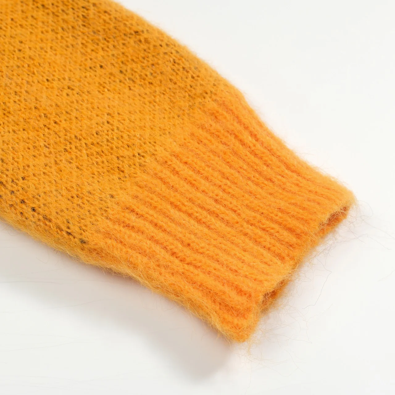 Men's yellow cheetah knitted sweater - Image 6
