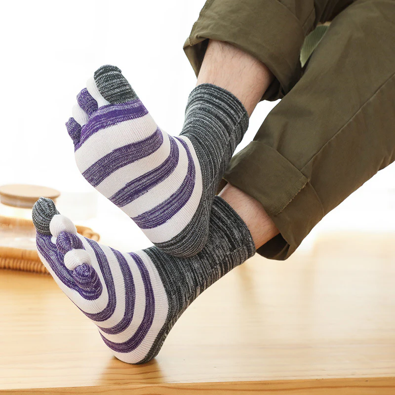 Thickened men's autumn and winter cotton sweat-absorbing five-finger socks - Image 3