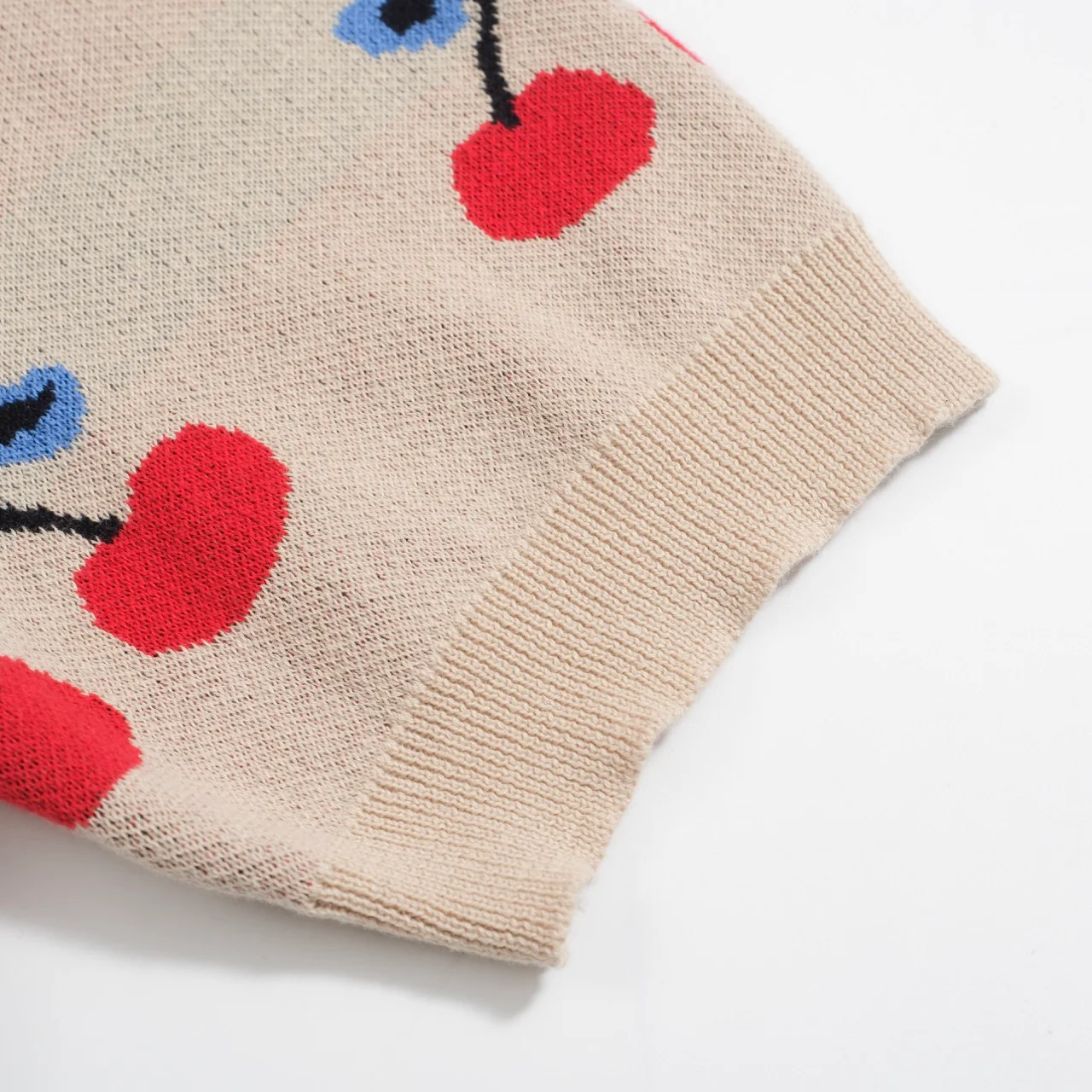 Women’s 70s Beige Cherry Knit Tee – Retro Fruit Print Top-Cropped Length - Image 5