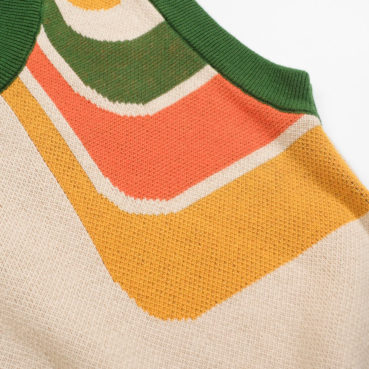 Women’s Retro-Inspired Knit Set with Bold Geometric Graphic - Image 15