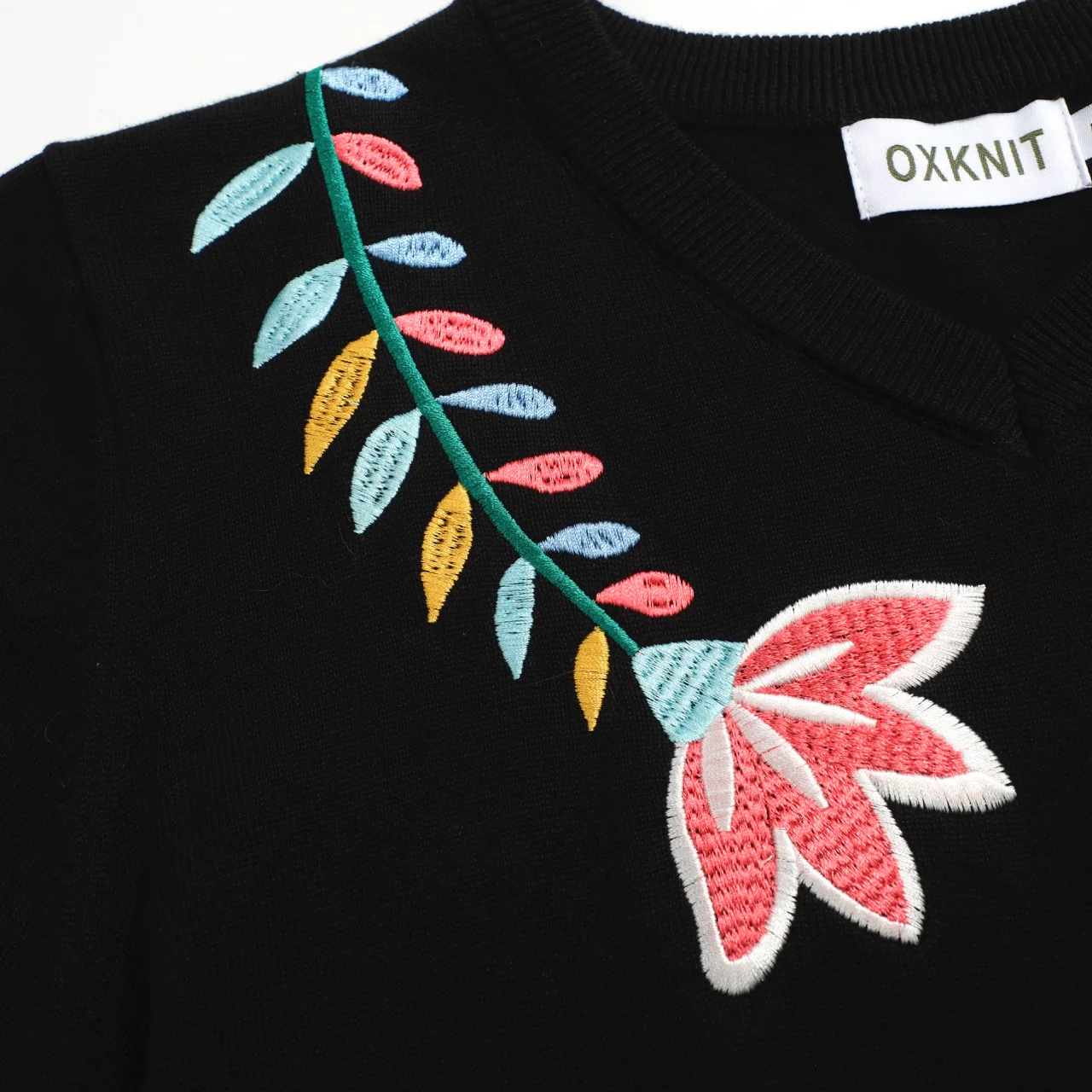 Women's black embroidered V-neck knitwear - Image 3