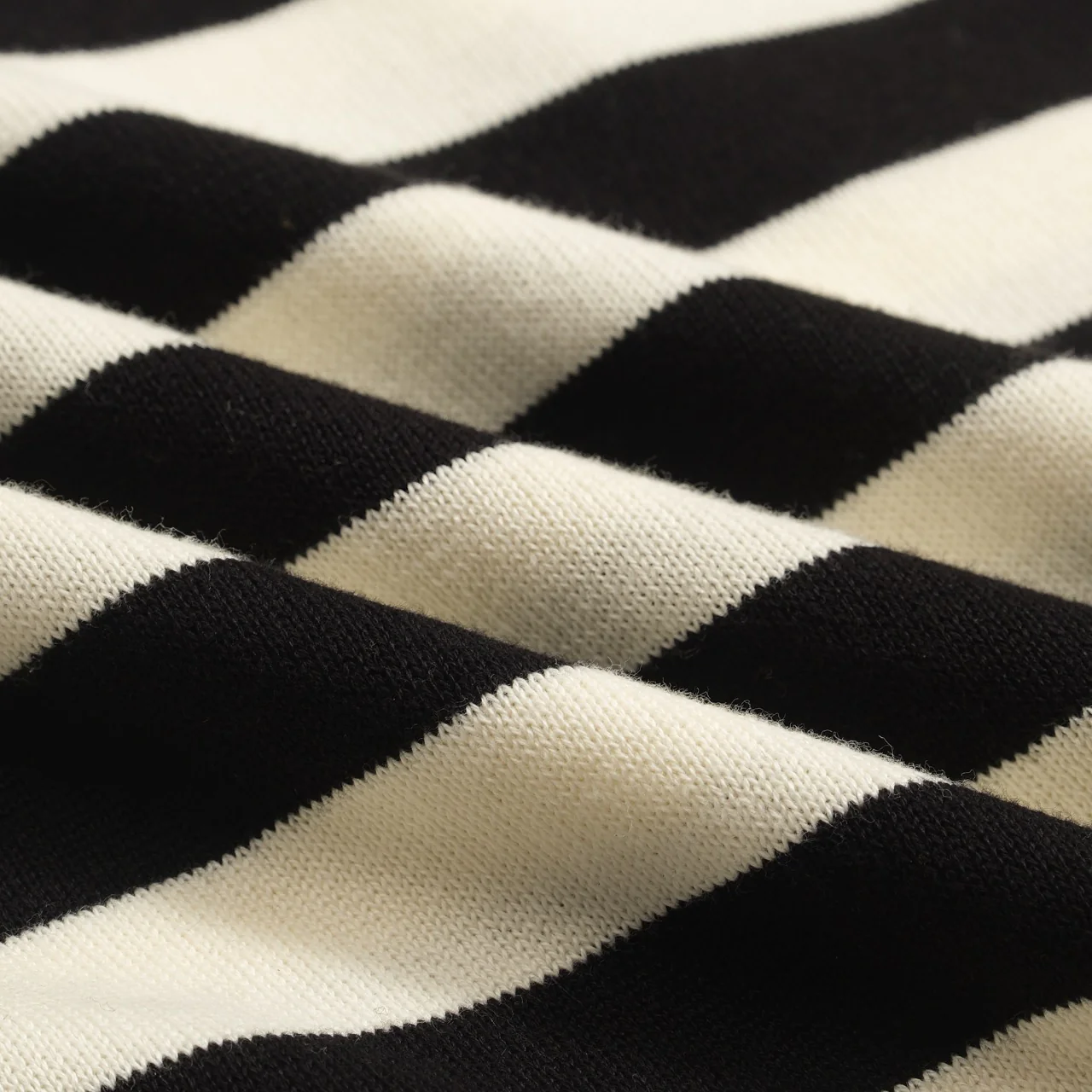 Women's black striped bubble sleeve knitted polo - Image 2