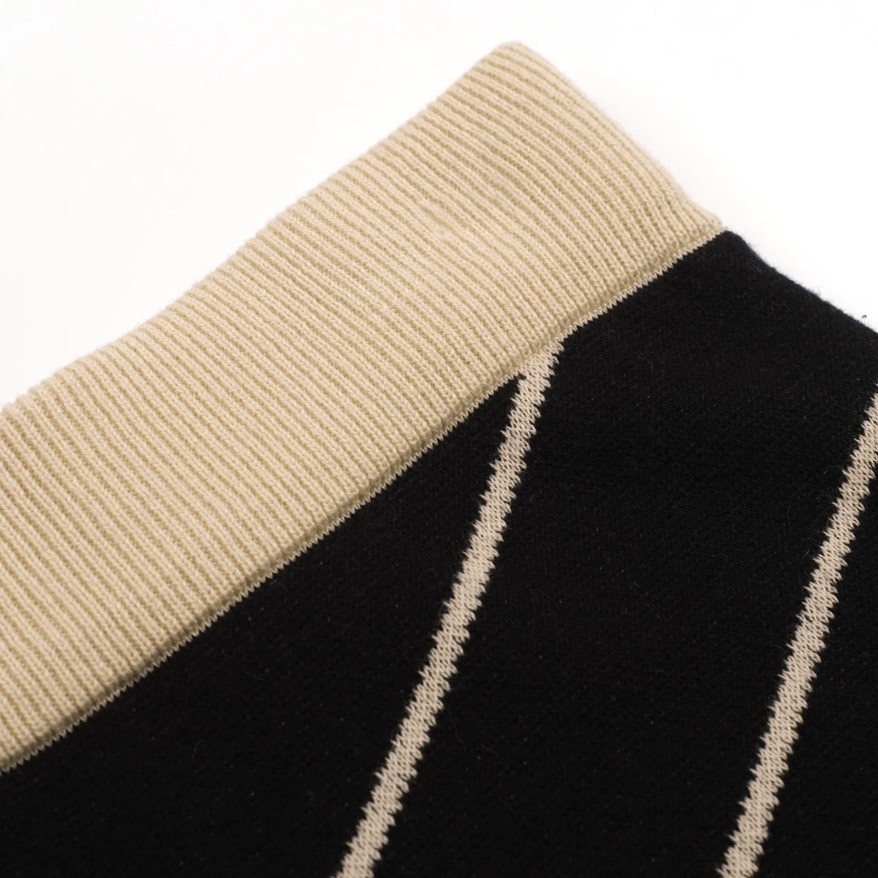 Women's black vintage period casual knit skirt - Image 7