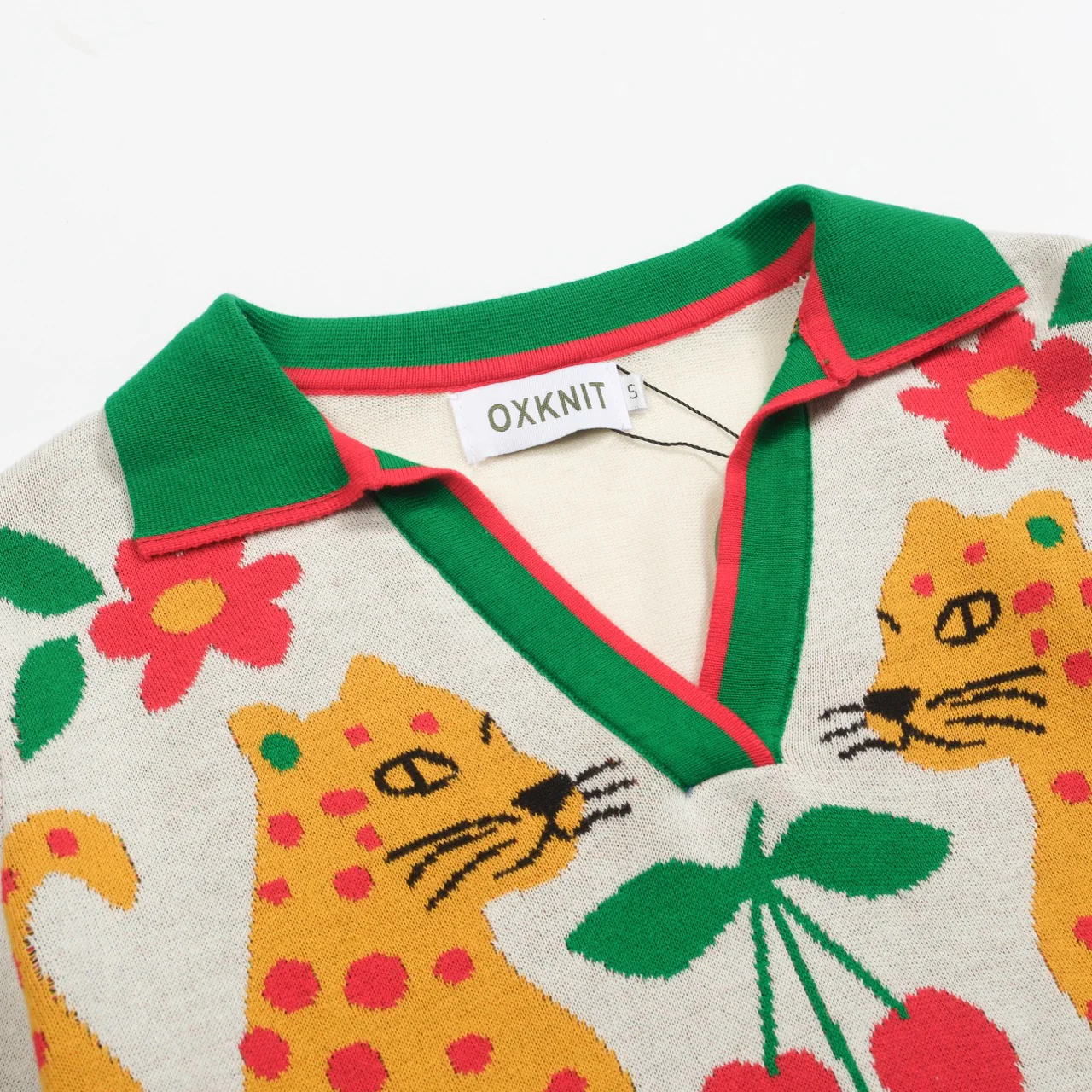 Women's green animal floral jacquard V-neck knitwear - Image 4