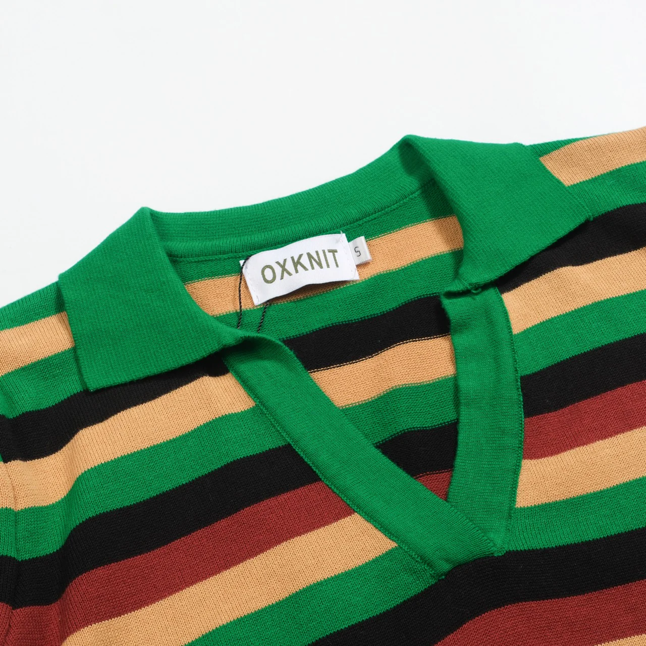 Women's green striped puffed sleeve knitted V-neck polo - Image 4