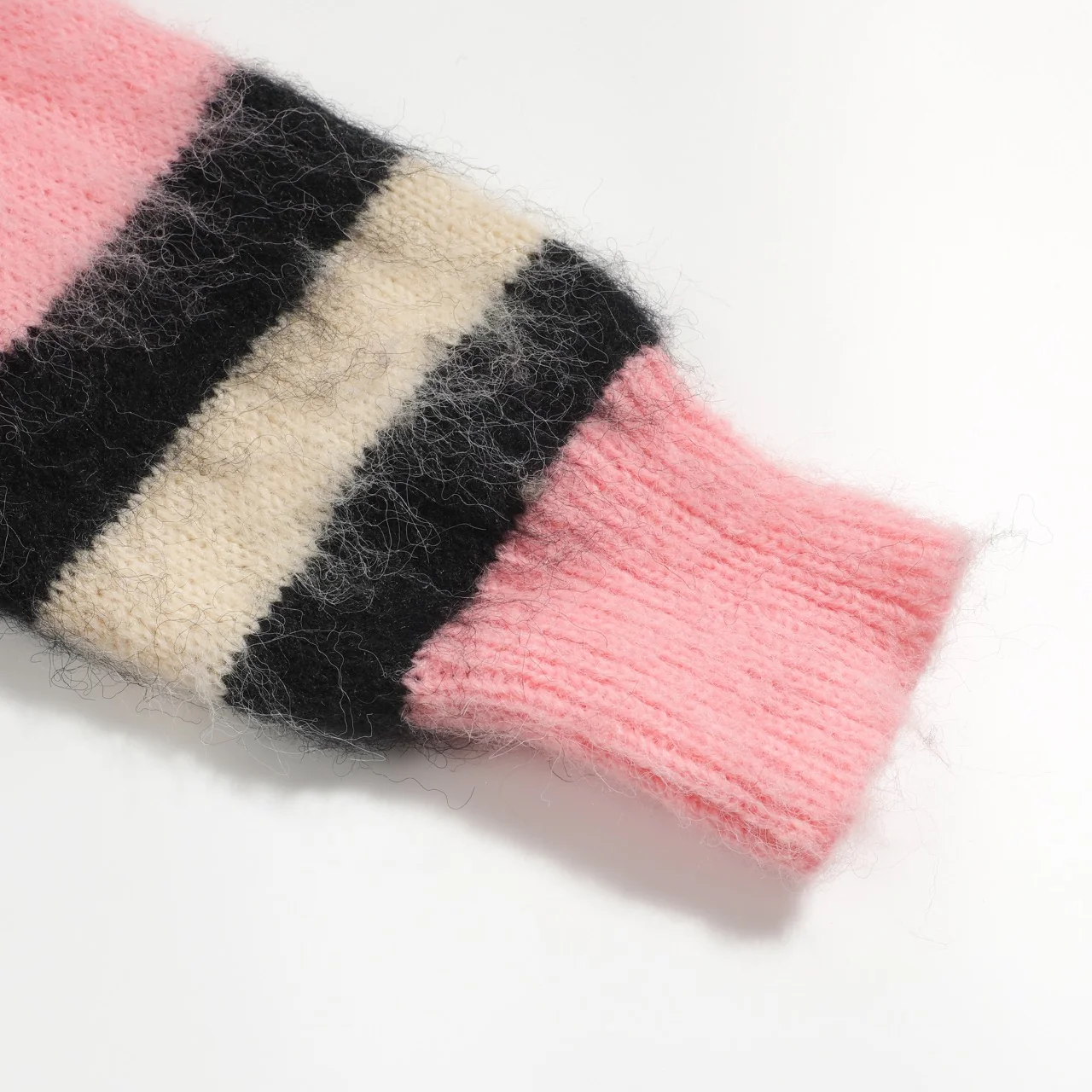 Women's pink striped jacquard plush knitted fabric - Image 5