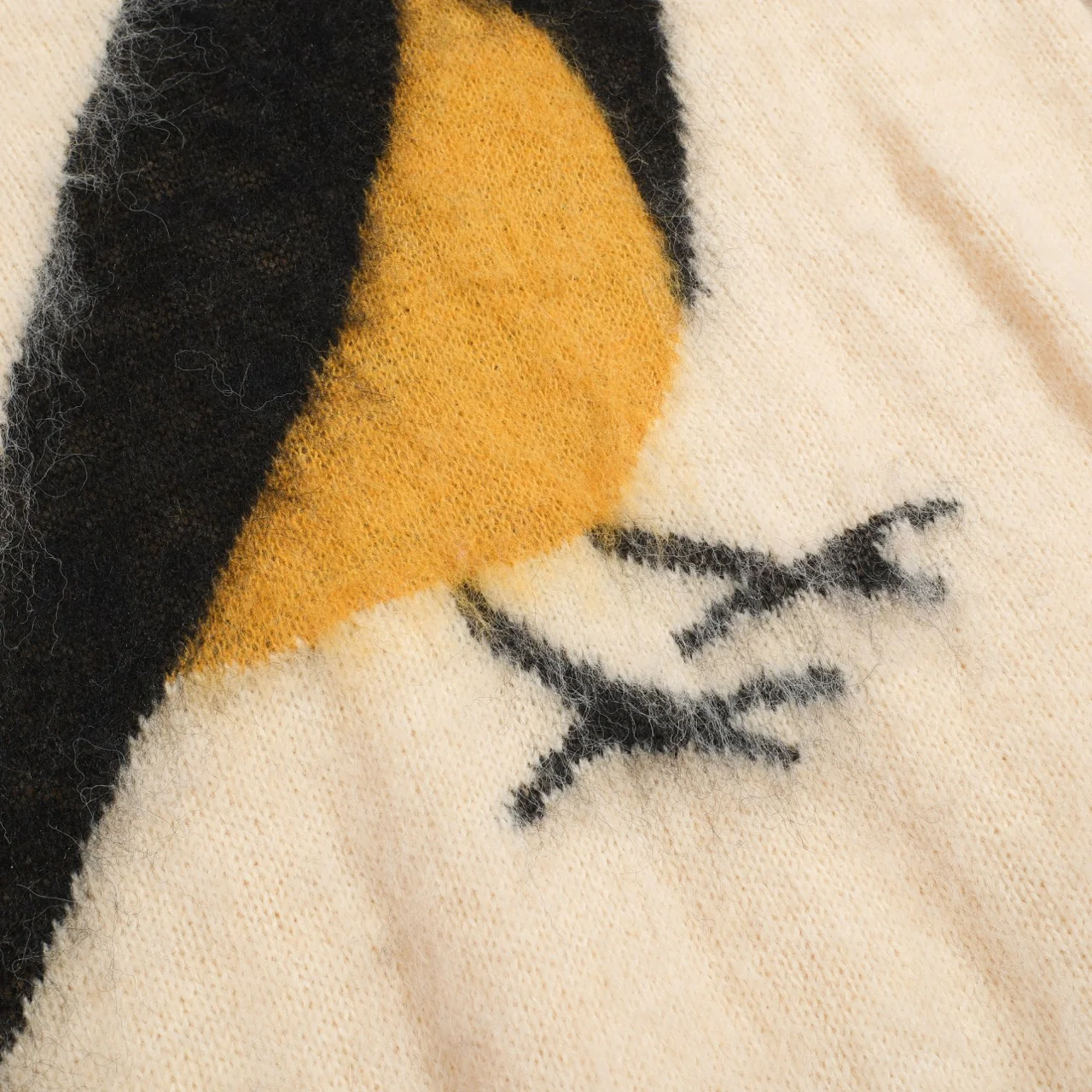 Women's white apricot bird jacquard plush knitwear - Image 5