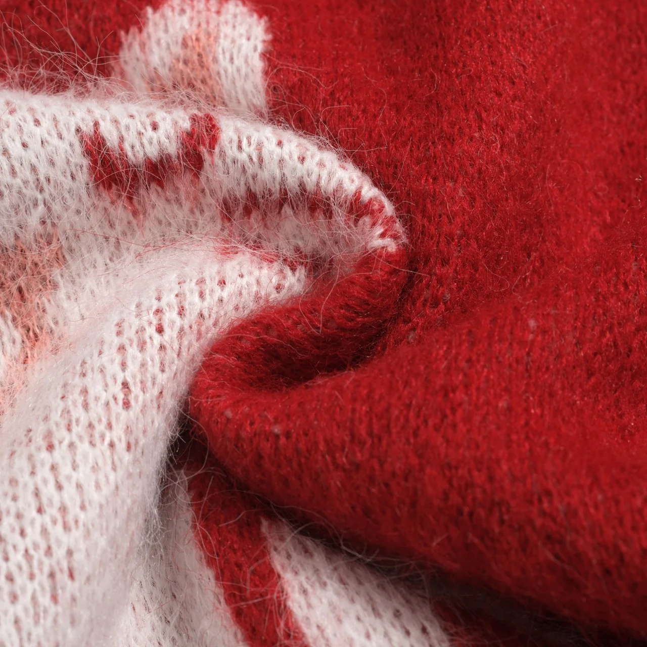 Women's red cute cat jacquard plush knitwear - Image 10